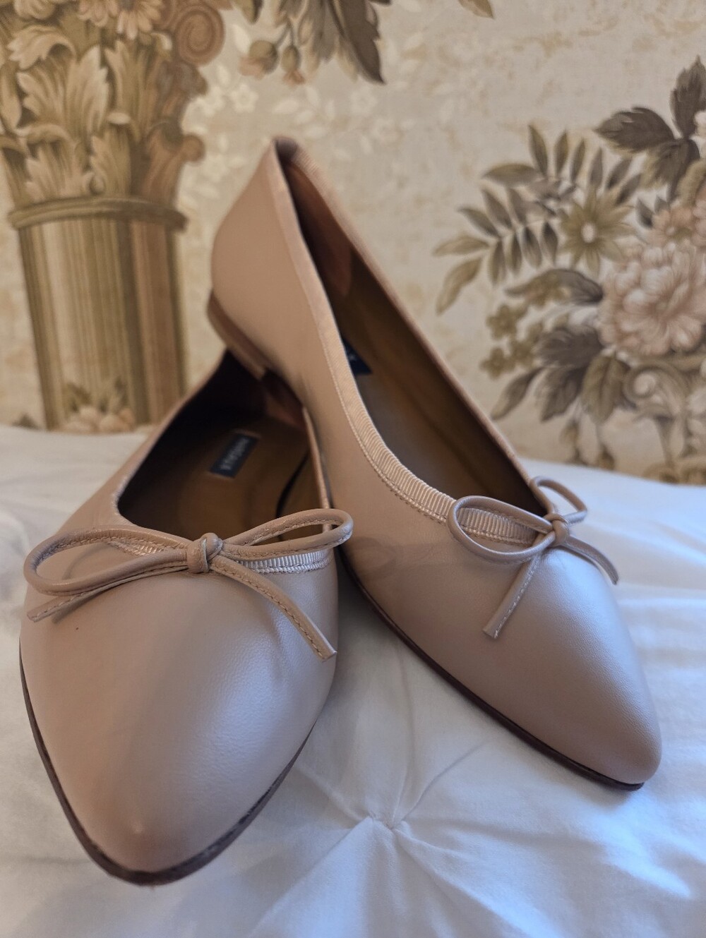 Margaux The Pointe Ballet Flats Blush Dune Leather  Pointed Toe Bow US 7 EU 37